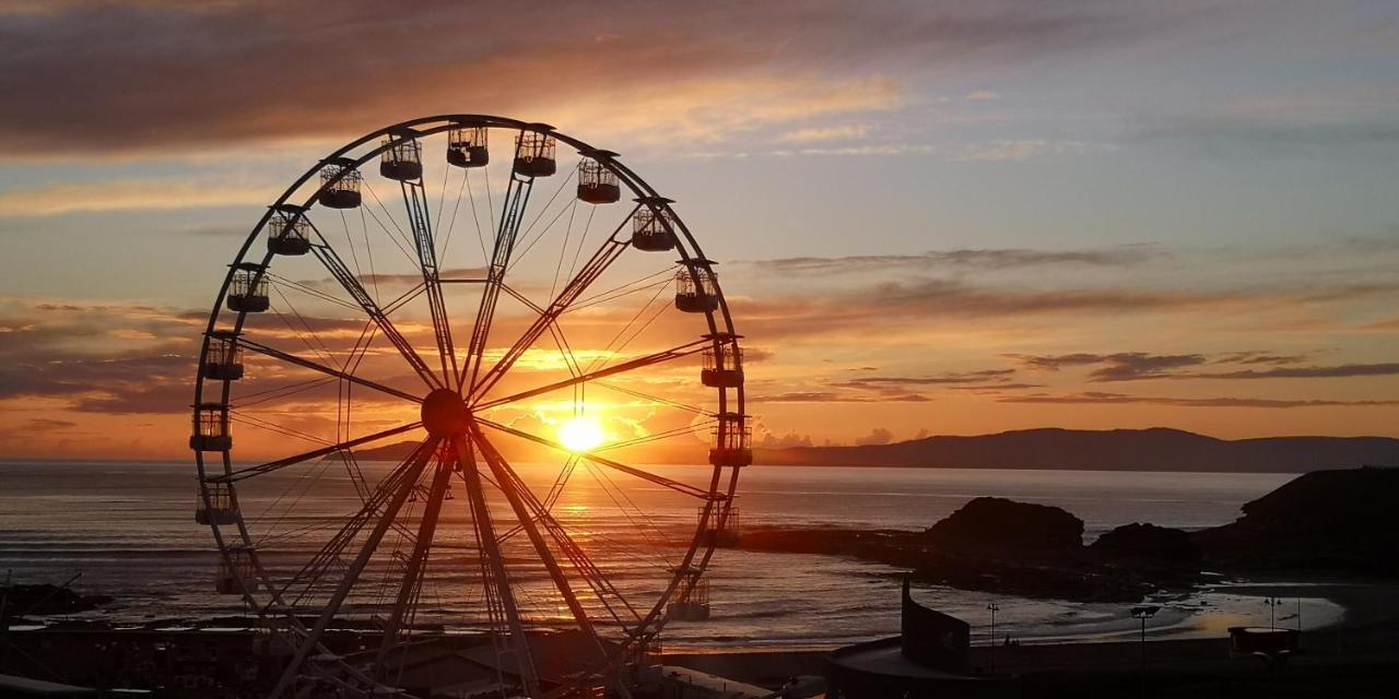 Palm Cove Bundoran Luxurious Sea View Balcony Free Wifi Netflix Sleeps 5 Apartment Bagian luar foto