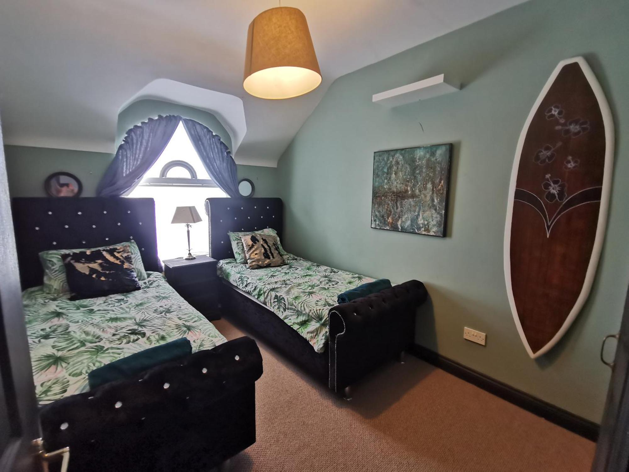 Palm Cove Bundoran Luxurious Sea View Balcony Free Wifi Netflix Sleeps 5 Apartment Bagian luar foto